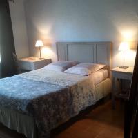 Chambre La Campagnarde : Chambre avec 1 lit de 140 cm et 2 lits d'appoints de 90 cm sur une mezzanine