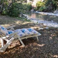 Repos à la rivière au son du clapotis de l'eau